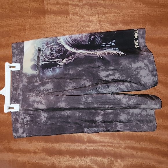 AMC's TWD Offical Licensed Swim Shorts - Picture 5 of 12